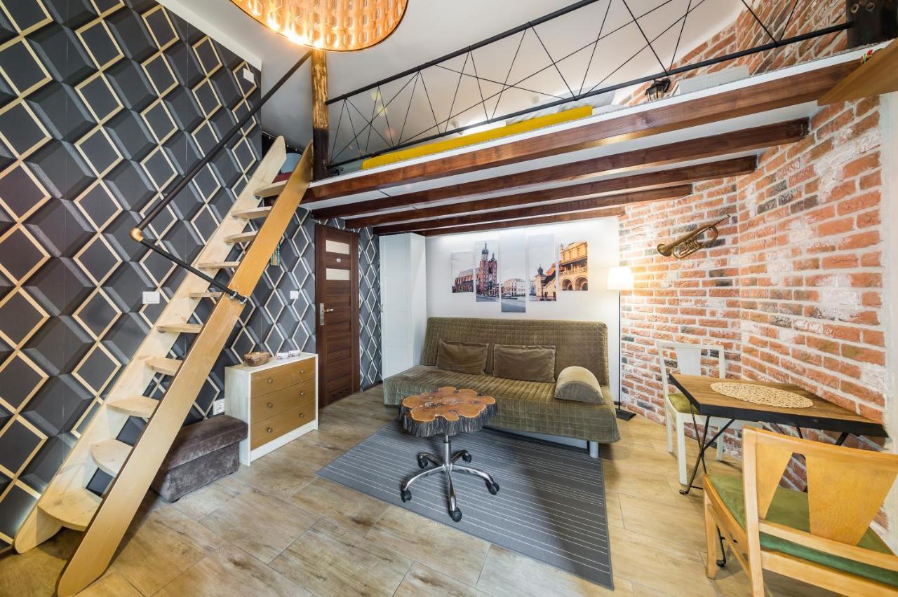 Studio Z Ogrodem Przy Starej Zajezdni Cracovia Exterior foto