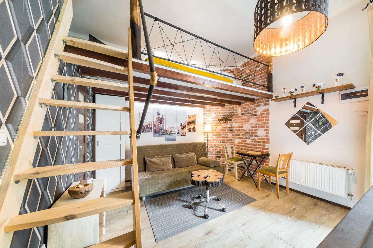 Studio Z Ogrodem Przy Starej Zajezdni Cracovia Exterior foto