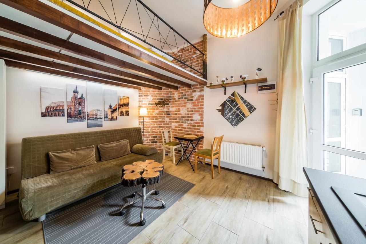 Studio Z Ogrodem Przy Starej Zajezdni Cracovia Exterior foto