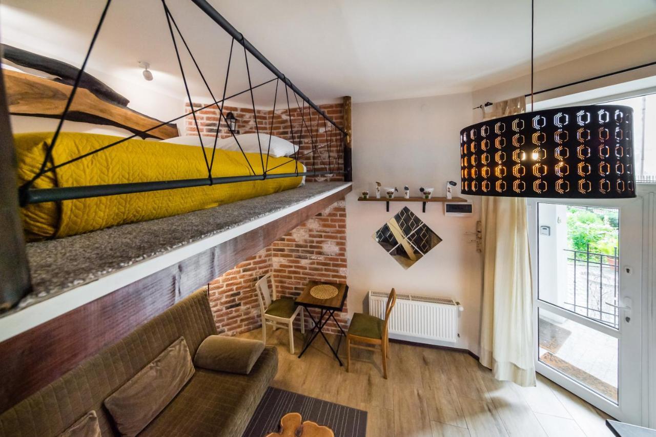 Studio Z Ogrodem Przy Starej Zajezdni Cracovia Exterior foto