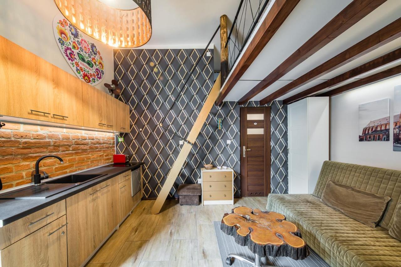 Studio Z Ogrodem Przy Starej Zajezdni Cracovia Exterior foto