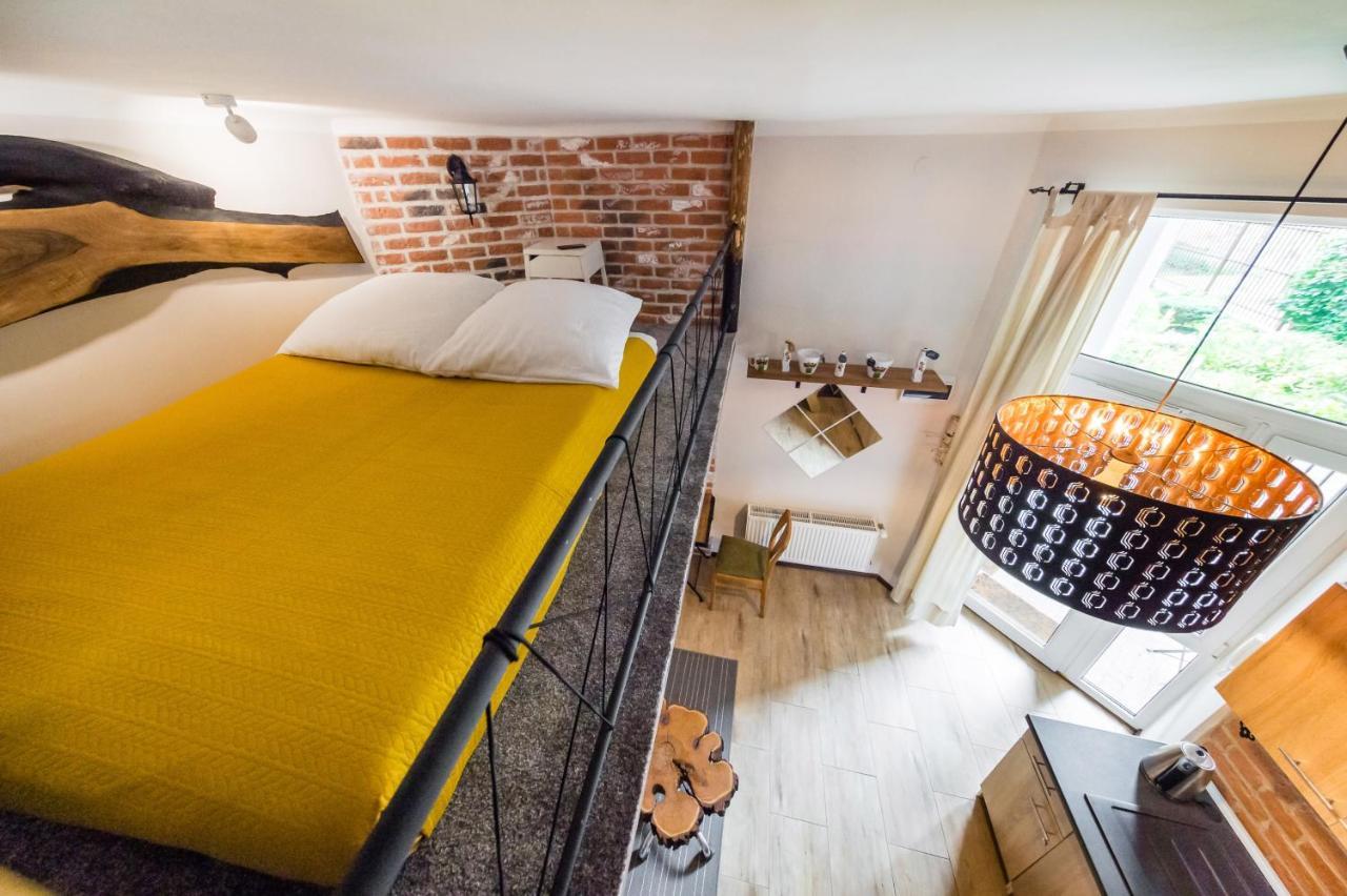 Studio Z Ogrodem Przy Starej Zajezdni Cracovia Exterior foto