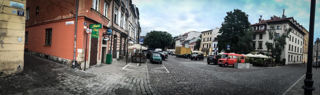Studio Z Ogrodem Przy Starej Zajezdni Cracovia Exterior foto