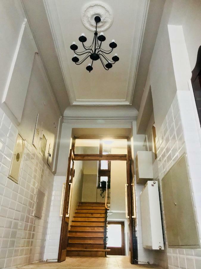 Studio Z Ogrodem Przy Starej Zajezdni Cracovia Exterior foto