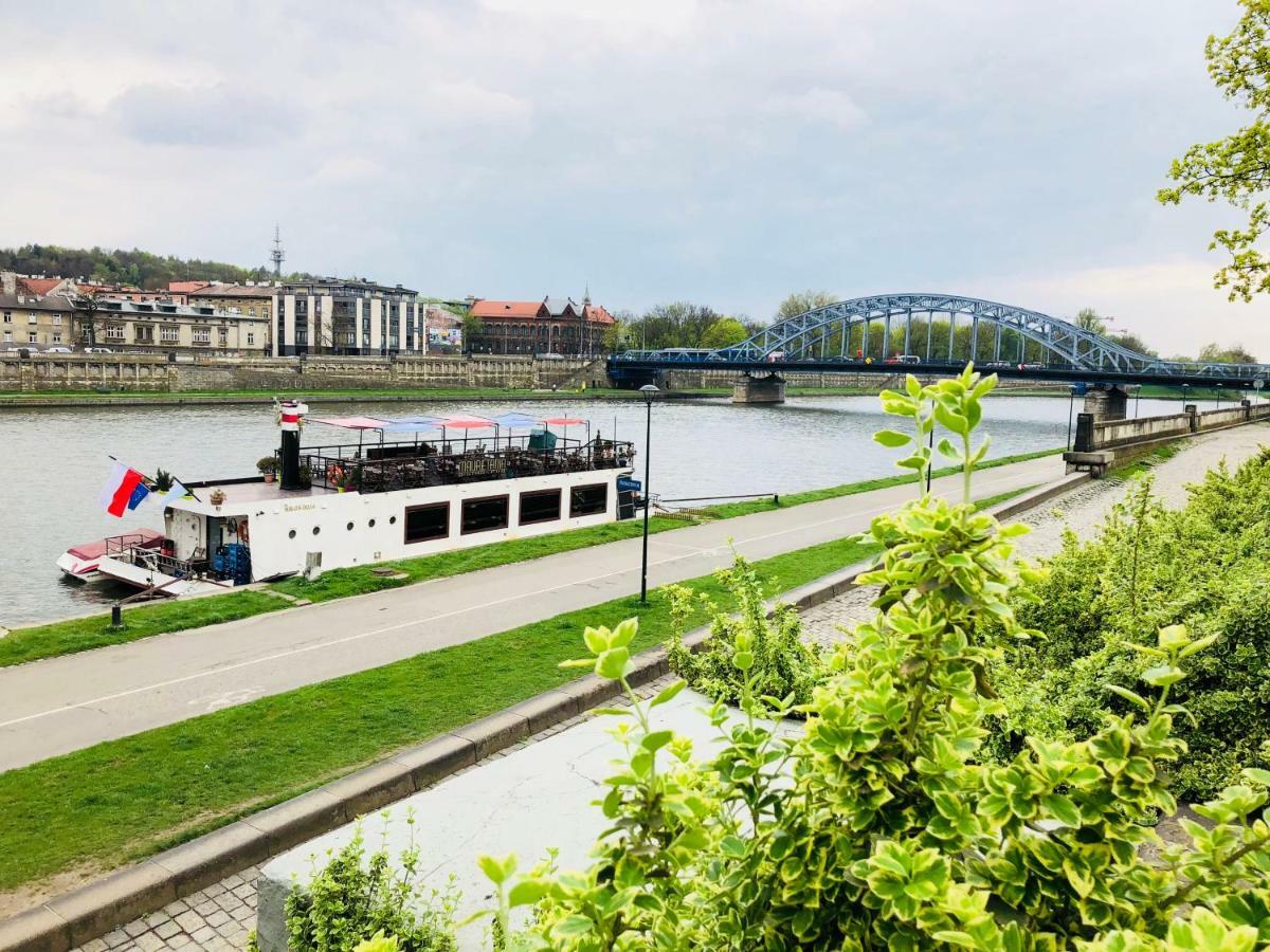 Studio Z Ogrodem Przy Starej Zajezdni Cracovia Exterior foto