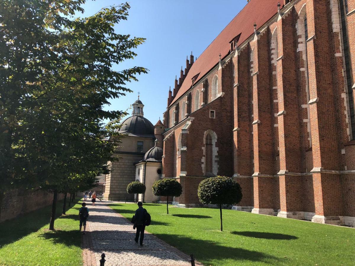 Studio Z Ogrodem Przy Starej Zajezdni Cracovia Exterior foto